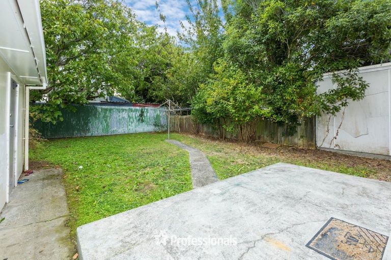 Photo of property in 42 Gibbons Street, Upper Hutt Central, Upper Hutt, 5018