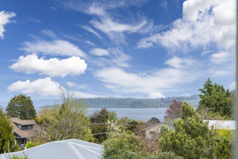 Photo of property in 39 Chesham Avenue, Waipahihi, Taupo, 3330