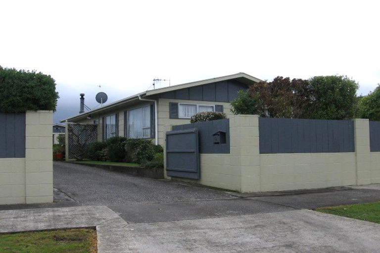 Photo of property in 55 Acacia Street, Kelvin Grove, Palmerston North, 4414