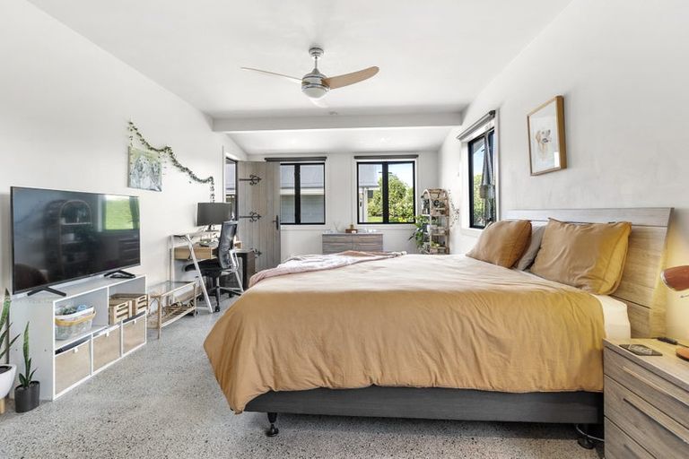 Photo of property in 24 Ellett Road West, Karaka, Papakura, 2580