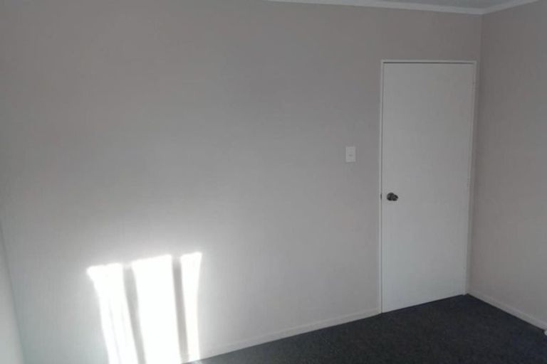 Photo of property in 2/388a West Coast Road, Glen Eden, Auckland, 0602