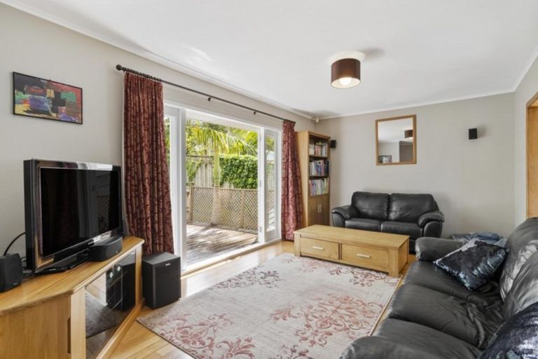 Photo of property in 32 Stanaway Street, Hillcrest, Auckland, 0627