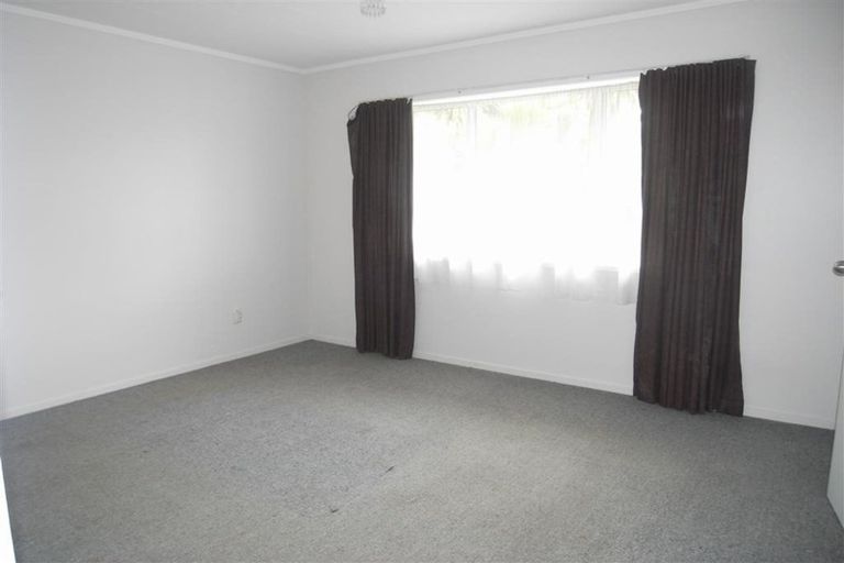 Photo of property in 5 Libra Street, Glen Eden, Auckland, 0602