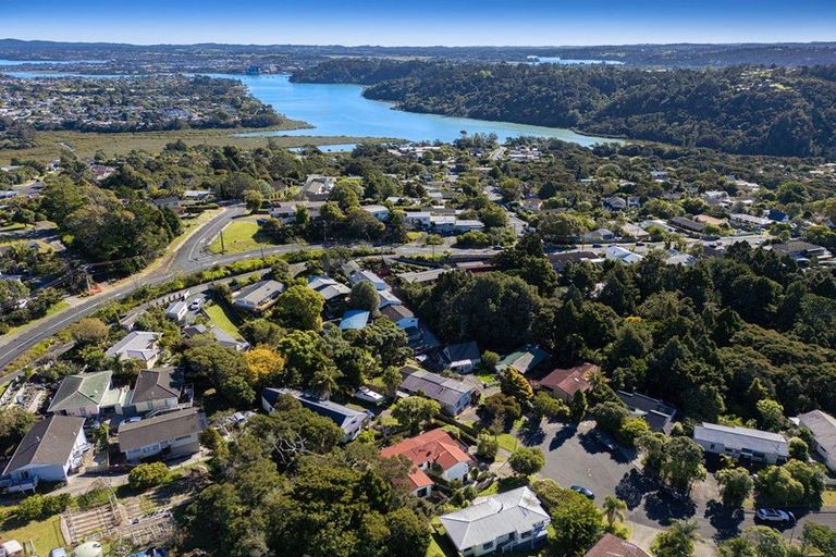 Photo of property in 12 Emery Grove, Bayview, Auckland, 0629