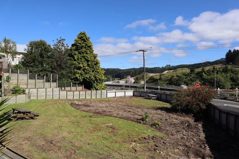 Photo of property in 86 Main South Road, Green Island, Dunedin, 9018