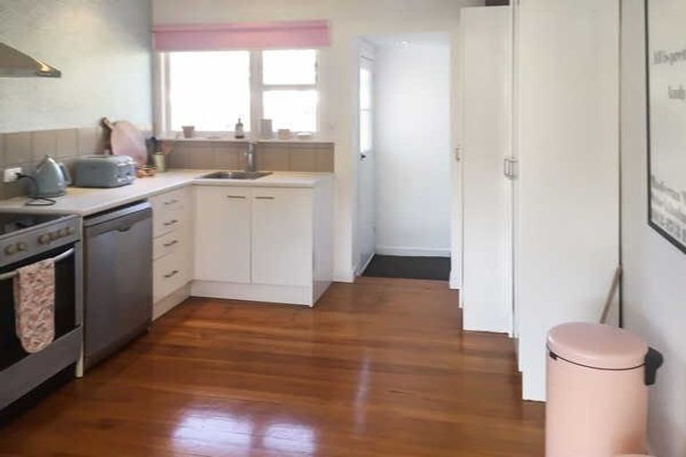 Photo of property in 2/15 Jeffreys Road, Fendalton, Christchurch, 8052