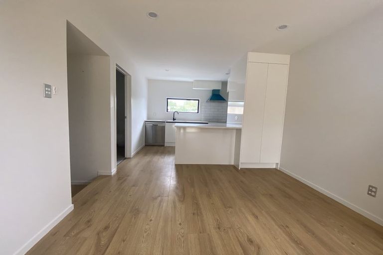 Photo of property in 2/20 Peach Road, Glenfield, Auckland, 0629