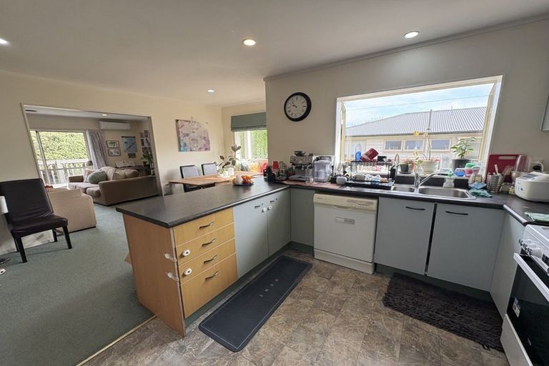 Photo of property in 15b Findlay Street, Tawa, Wellington, 5028