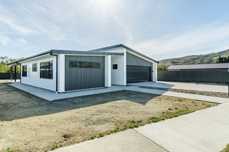 Photo of property in 25 Searle Drive, Cromwell, 9310