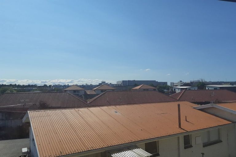 Photo of property in 6/45 Division Street, Riccarton, Christchurch, 8041