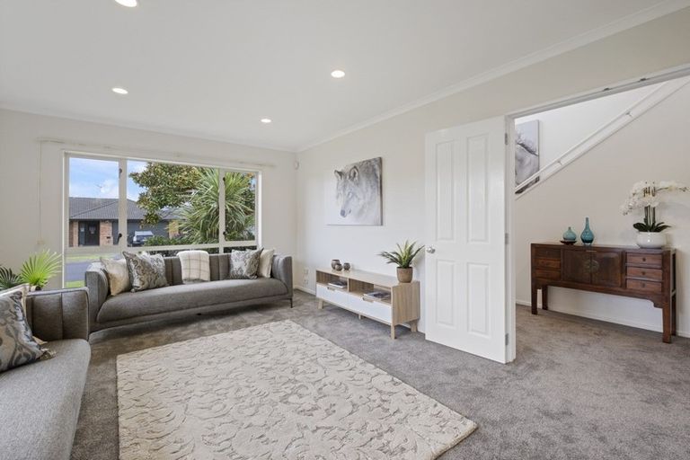 Photo of property in 2 Derg Place, East Tamaki, Auckland, 2013