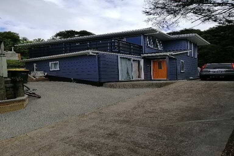 Photo of property in 38 Staincross Street, Green Bay, Auckland, 0604