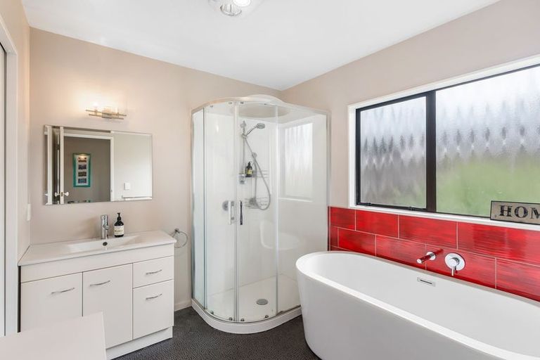 Photo of property in 37 Campbell Avenue, Paraparaumu, 5032