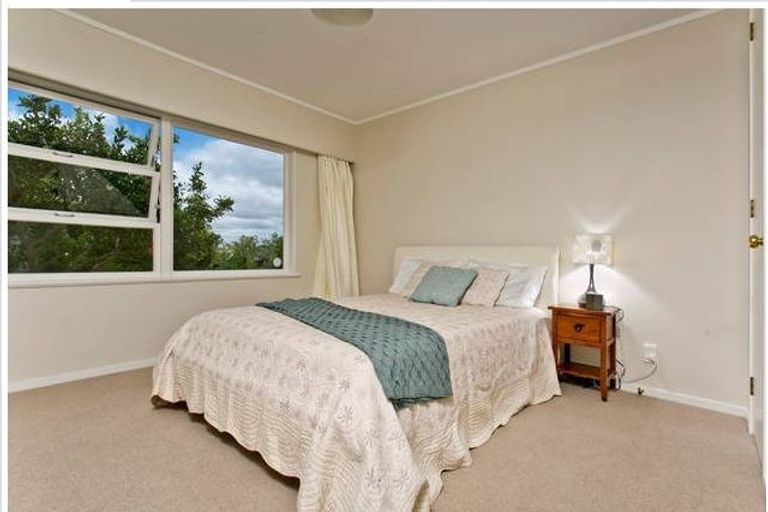 Photo of property in 9 Blakeborough Drive, Forrest Hill, Auckland, 0620