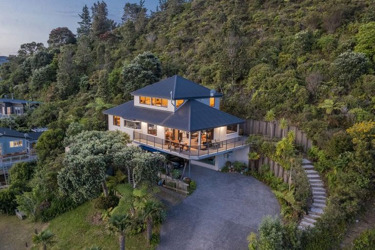 Photo of property in 5 Tirinui Crescent, Tairua, 3508