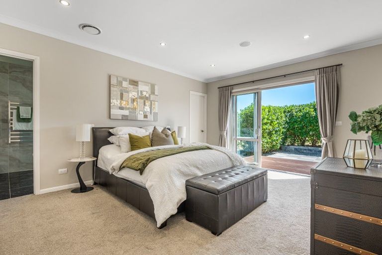 Photo of property in 28 Clifton Road, Whitford, Howick, 2571