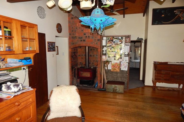 Photo of property in 32 Powerhouse Road, Fairdown, Westport, 7891