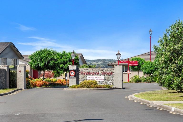 Photo of property in Waterview Estate, 86/4 Greystone Place, Omokoroa, 3114