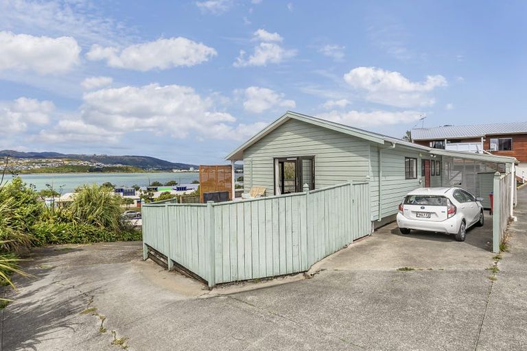 Photo of property in 12a Kahutea Terrace, Titahi Bay, Porirua, 5022