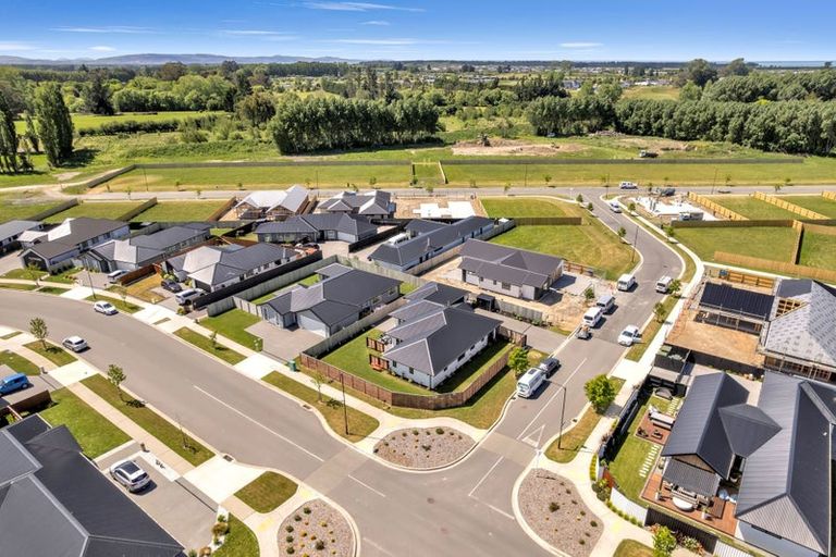 Photo of property in 35 Mcquillan Avenue, Woodend, 7610