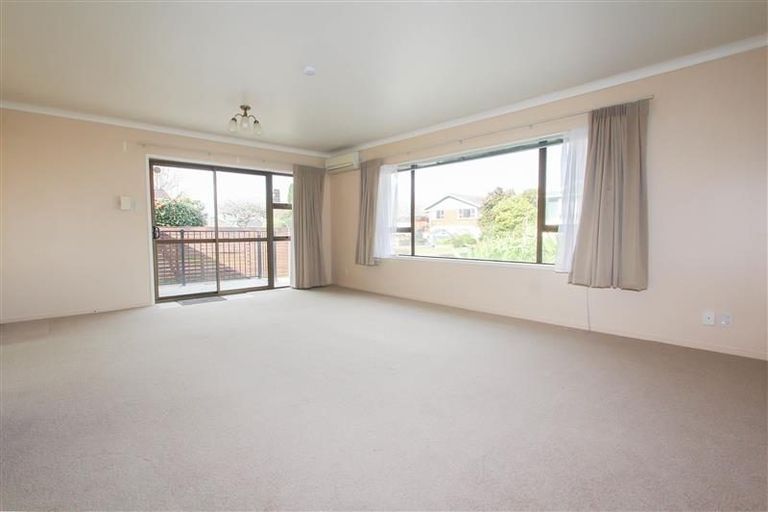 Photo of property in 39 Chedworth Avenue, Chedworth, Hamilton, 3210