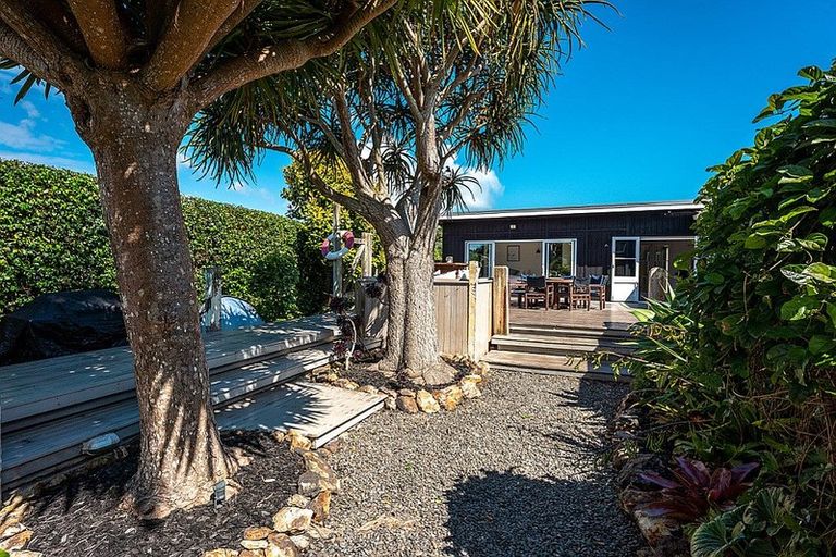 Photo of property in 1 Rata Street, Oneroa, Waiheke Island, 1081
