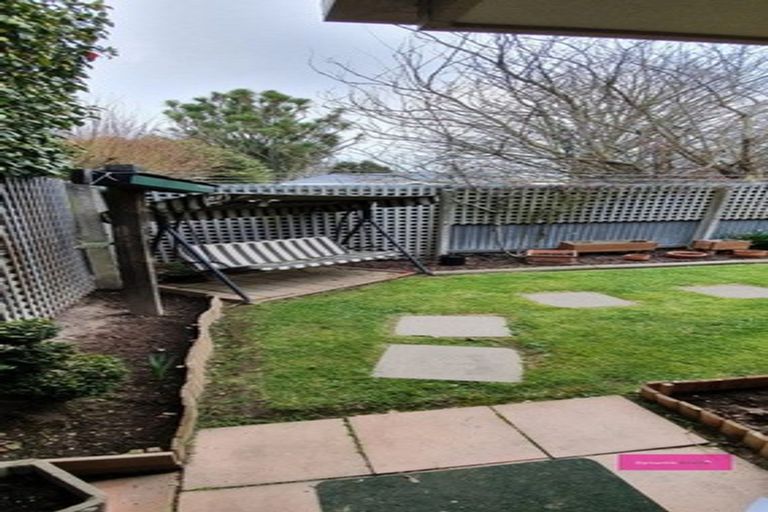 Photo of property in 8a Middlepark Road, Sockburn, Christchurch, 8042