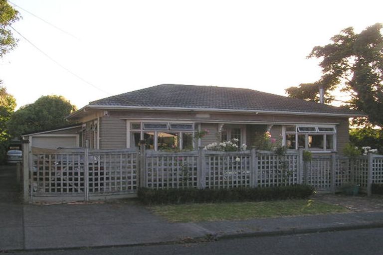 Photo of property in 2/8 Sydney Street, Hauraki, Auckland, 0622