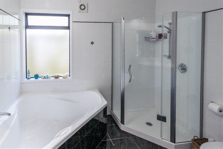 Photo of property in 12 Panorama Avenue, Paihia, 0200