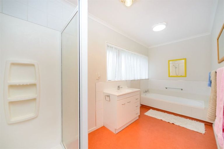 Photo of property in 21 Parnell Heights Drive, Kelvin Grove, Palmerston North, 4414