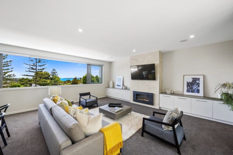 Photo of property in 7 Trident Place, Shelly Park, Auckland, 2014