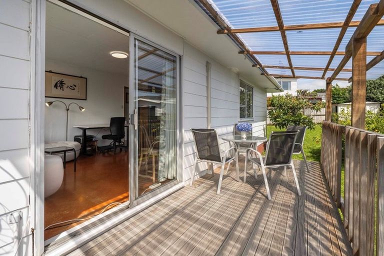 Photo of property in 12 Kereru Place, Half Moon Bay, Auckland, 2012