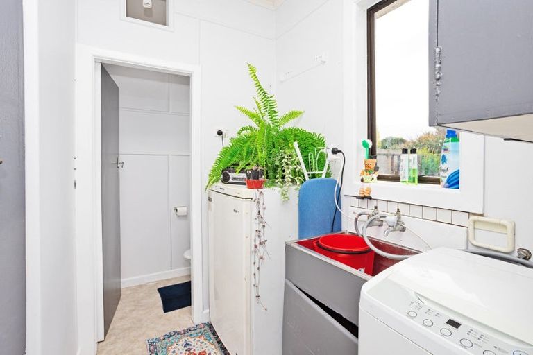 Photo of property in 64 Nichol Street, Heidelberg, Invercargill, 9812