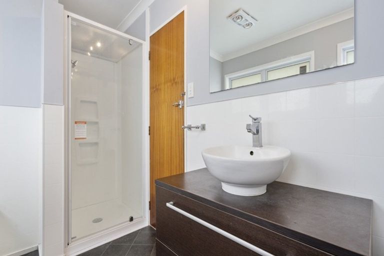 Photo of property in 21 Oberon Street, Stratford, 4332