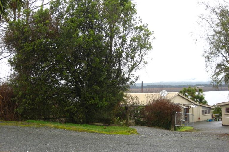 Photo of property in 70 Koe Street, Moana, 7872