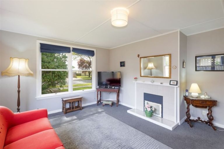 Photo of property in 33 Guildford Street, Burnside, Christchurch, 8053