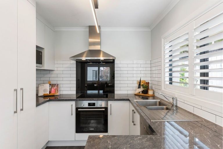 Photo of property in 11 Poplar Grove, Ebdentown, Upper Hutt, 5018