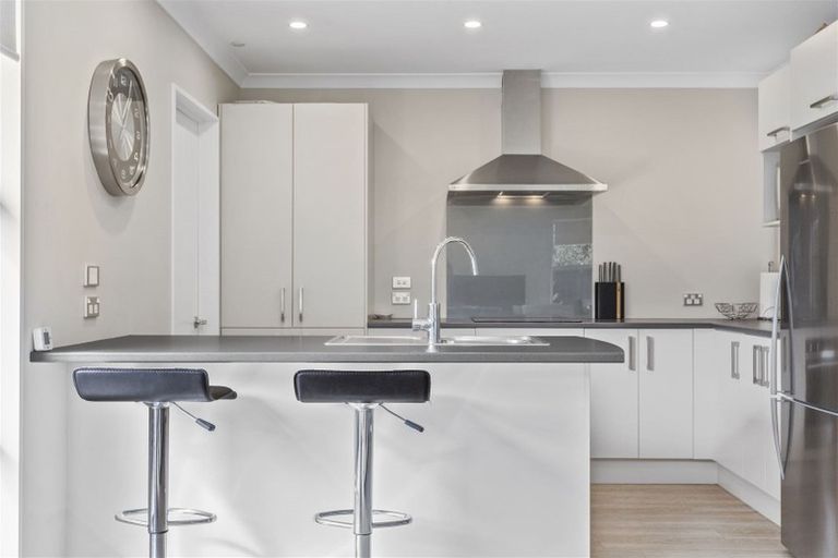 Photo of property in 3/502 Harewood Road, Harewood, Christchurch, 8051