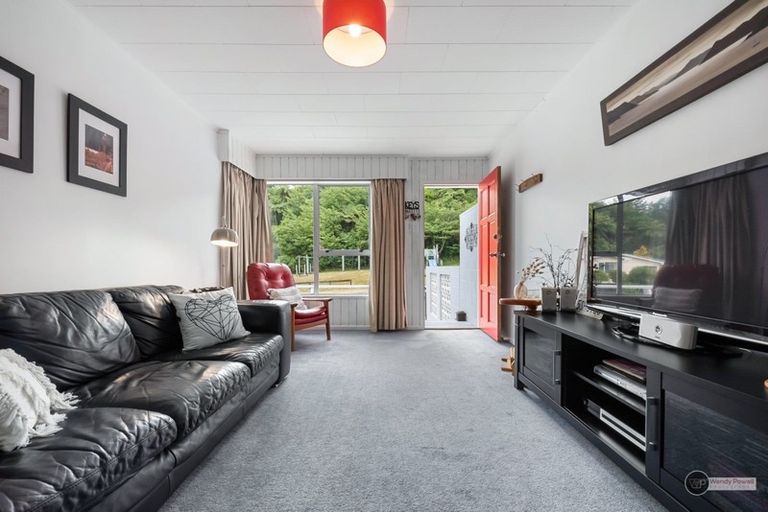 Photo of property in 208b Major Drive, Kelson, Lower Hutt, 5010