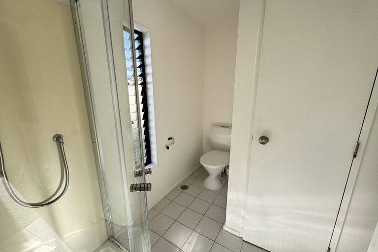 Photo of property in Lynn Park Terrace, 26/12 Ambrico Place, New Lynn, Auckland, 0600