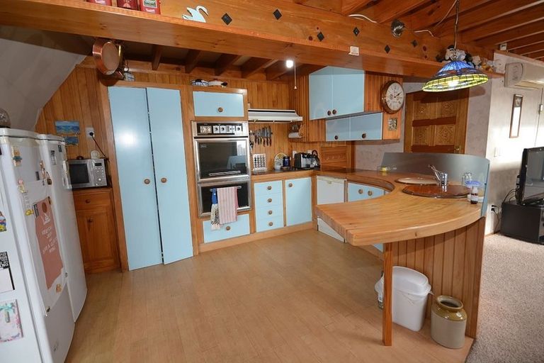 Photo of property in 12 Island View Terrace, Waikanae Beach, Waikanae, 5036