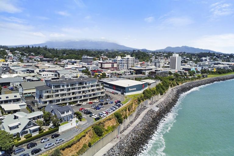 Photo of property in Quarterdeck, 6/4 Buller Street, New Plymouth, 4310