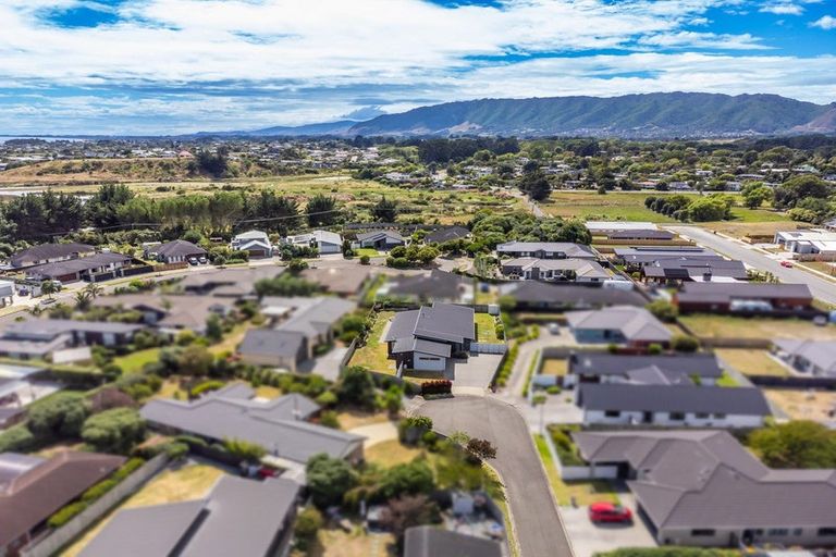 Photo of property in 77 Kotuku Drive, Paraparaumu Beach, Paraparaumu, 5032