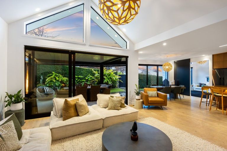 Photo of property in 16 Tuatini Place, Long Bay, Auckland, 0630