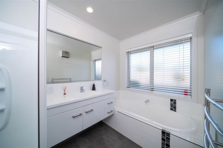 Photo of property in 103b Lowes Road, Rolleston, 7614