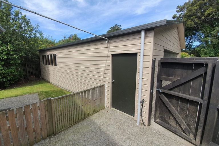 Photo of property in 48 Awarua Road, Otatara, Invercargill, 9879