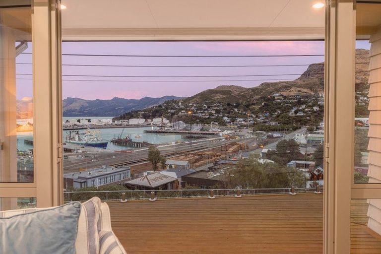 Photo of property in 10 Saint Davids Street, Lyttelton, 8082