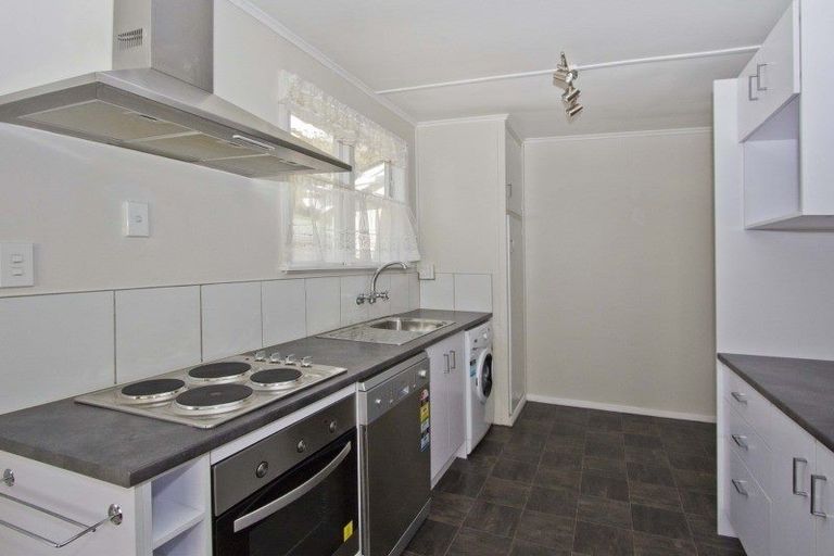 Photo of property in 200 Waddington Drive, Naenae, Lower Hutt, 5011