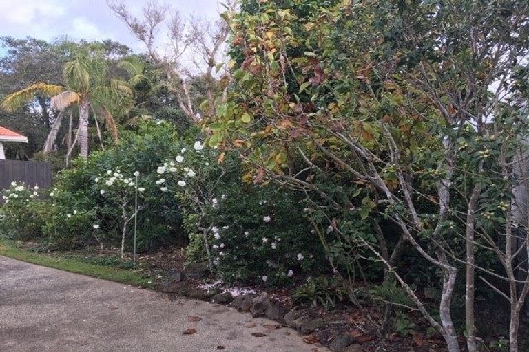 Photo of property in 1/281 Beach Road, Campbells Bay, Auckland, 0630