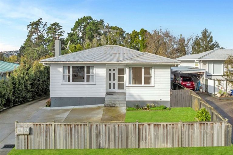 Photo of property in 52 Ennis Avenue, Pakuranga Heights, Auckland, 2010